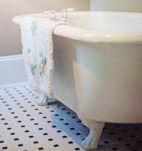 clawfoot tub shower curtain solutions
